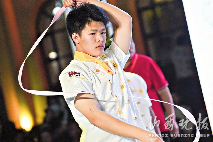 开幕式上的一根面技艺表演。