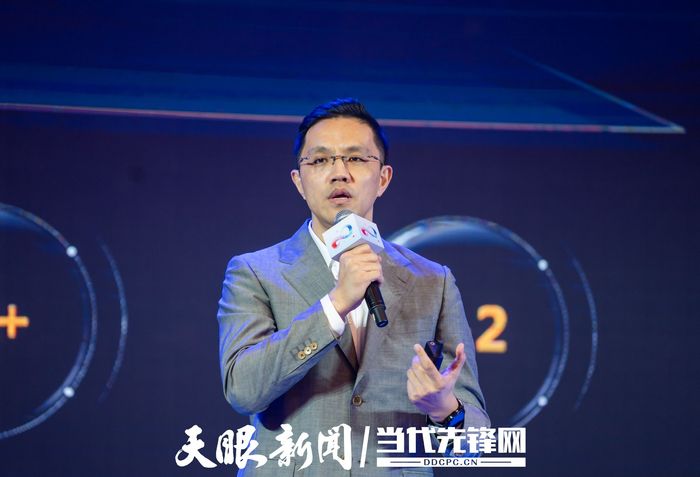 上海鸿翼软件技术股份有限公司董事长兼CEO龙凌云。 贵州日报天眼新闻记者龙永 摄