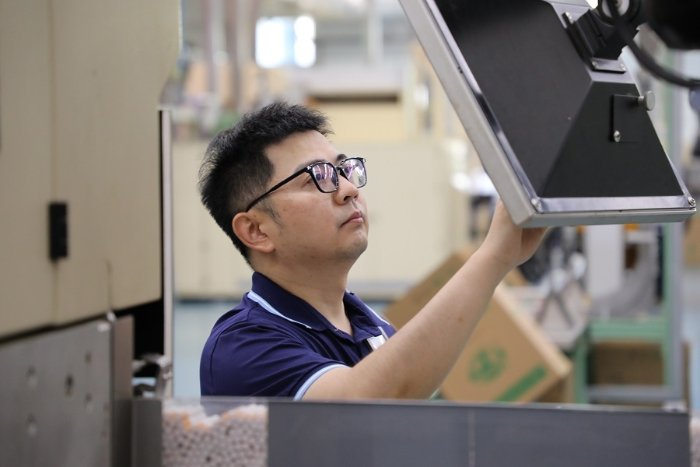 第五名 唐立人 长沙卷烟厂卷包车间班组长