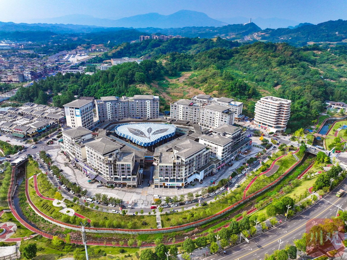 中国·蒙顶山世界茶都茶叶交易市场。黄刚 摄