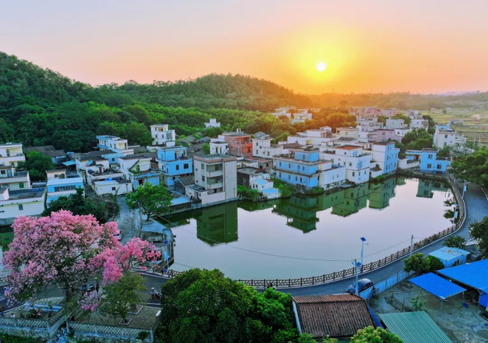 资料图：那蓬村。关巧明 摄