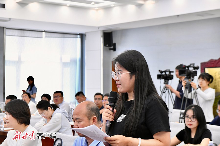 武威市融媒体中心记者现场提问