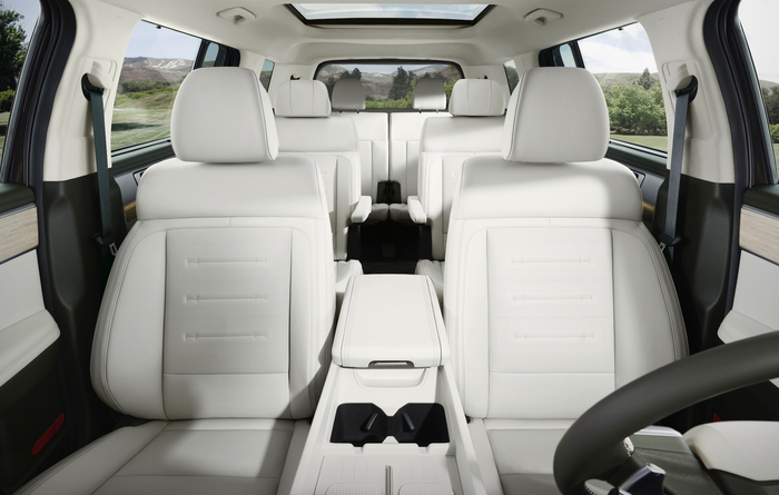 第五代胜达 2/3 排乘坐图