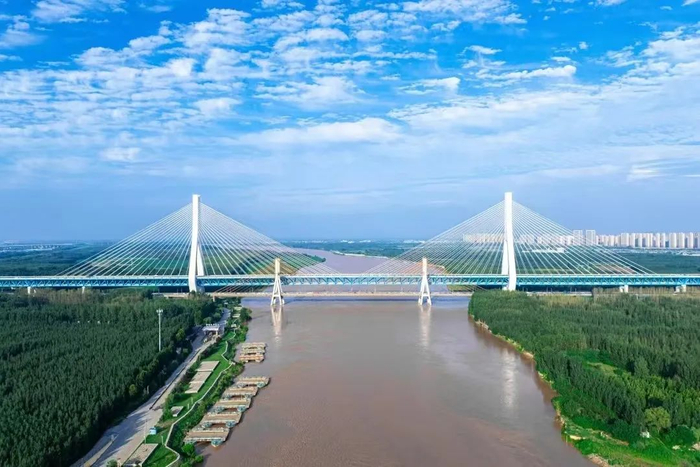 正在建设中的济南黄河大桥。图片来源：济南城市建设集团微信官方号