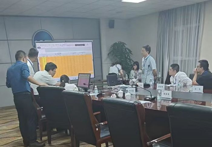 8月31日凌晨，股东大会仍在进行中