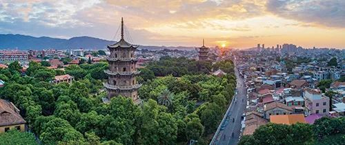 晨曦中的泉州东西塔  陈英杰I摄