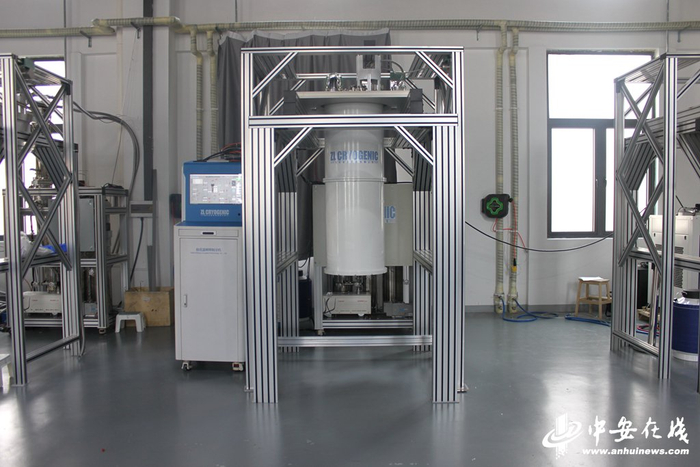 量子计算用极低温稀释制冷机