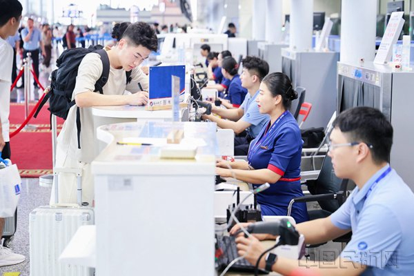 （河北航空供图）