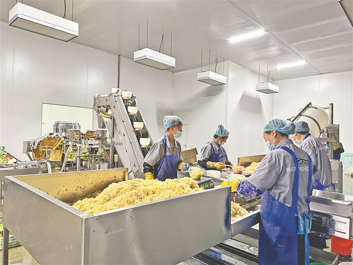     企业包装车间。
