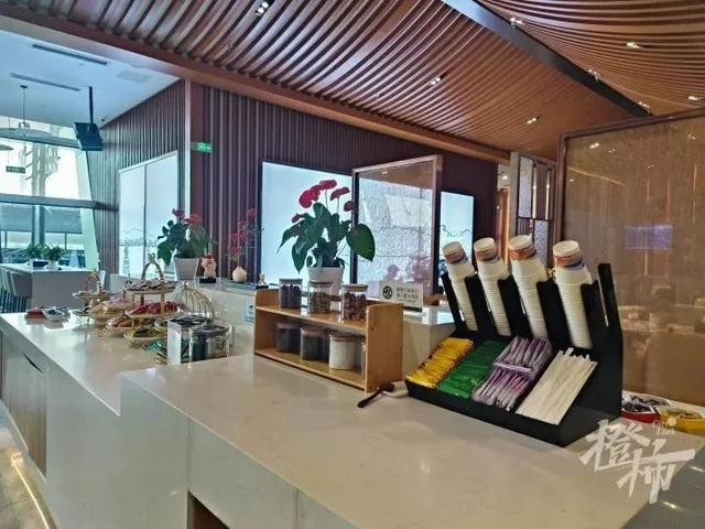 杭州东站商务候车厅提供的饮品及食品