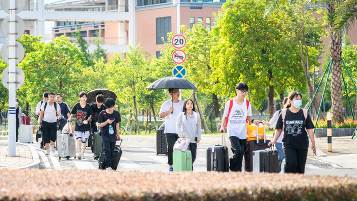 8月31日，广东建设职业技术学院清远校区学生返校报到。通讯员供图