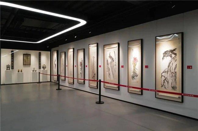 “人长寿—齐白石诞辰160周年大展”展览现场