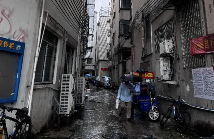 图为牛约堡广州海珠某门店，藏在这条巷子里 图源：南方都市报