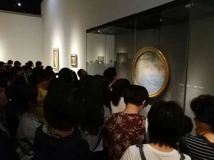 2017年成都博物馆展出《睡莲》，图源：成都博物馆官方公众号