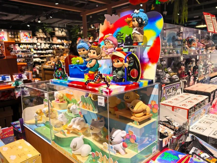 图为番茄口袋销售的潮玩盲盒。（中国商报记者 涂瀚文/摄）