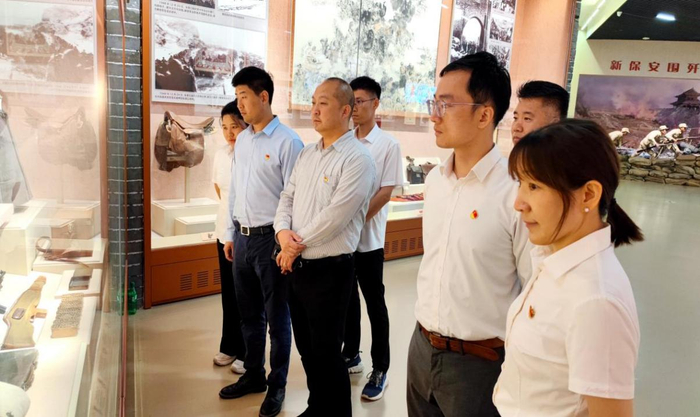 开展沉浸式主题党日活动（姚美伶 摄）