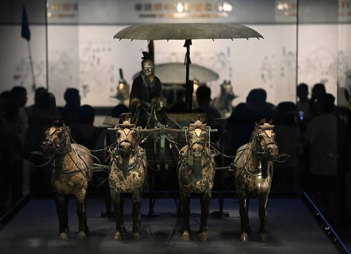 这是2024年9月3日拍摄的“青铜之冠”铜车马。新华社记者 李一博 摄