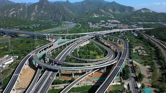 中国中铁国道109新线高速公路PPP项目 本报记者 刘杨 摄