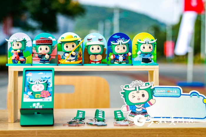 “黔小诚”手办等文创产品