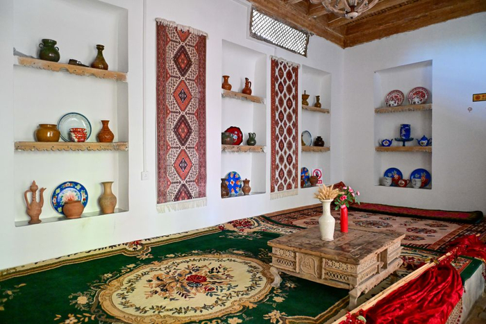   新疆库车市龟兹小巷的“爷爷的家”旅游家访院一角。新华社记者 丁磊 摄