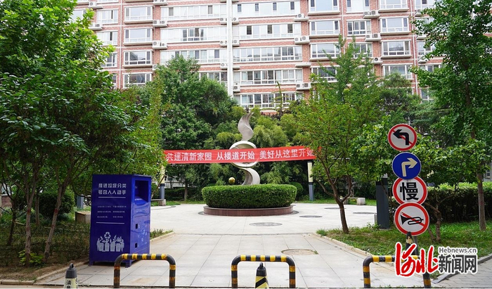 图为石家庄市府阳公寓小区环境。