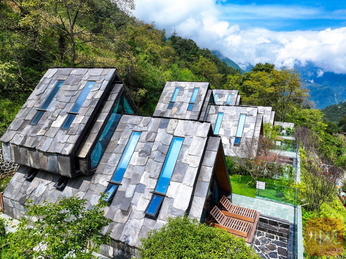 石棉县蟹螺藏族乡江坝村4组的特色民宿。黄刚 摄