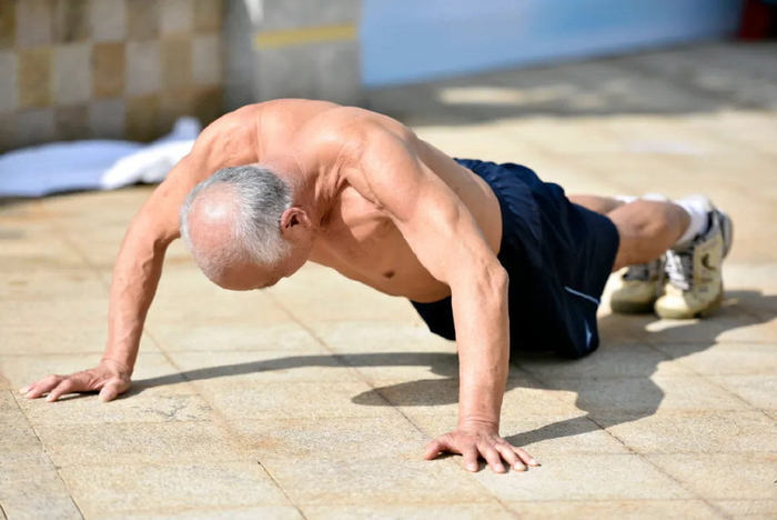 俯卧撑，健康时报图