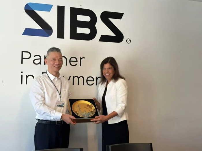 与SIBS董事会成员Teresa Mesquita女士会面