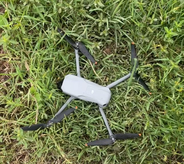 无人机飞行过程中出现“炸机”情况。受访者供图