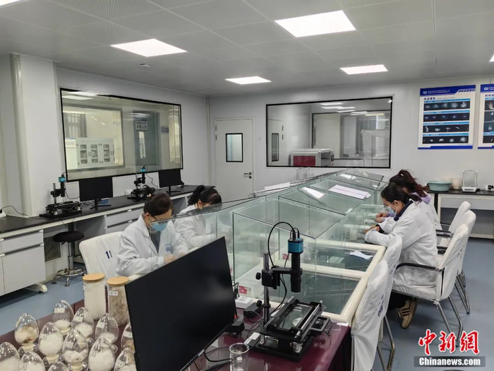 国家棉花羽绒及纺织服装产品质量检验检测中心。王为峰 摄