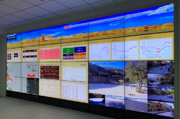 ▲敦煌石窟监测预警平台（资料照片）。新华社记者 张玉洁 摄
