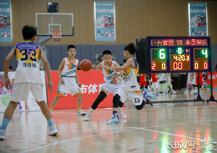 河北省第五届小篮球联赛(省级决赛)在衡水中学实验学校体育馆拉开帷幕