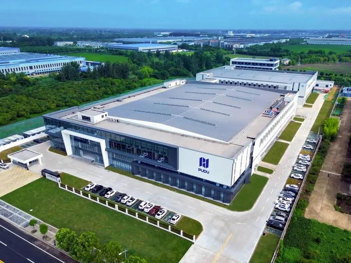 普渡机器人超级工厂