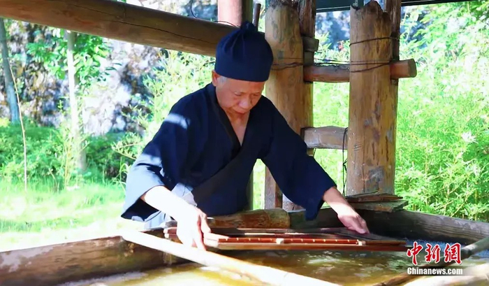 古法造纸。耒阳市委宣传部供图