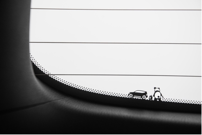 玻璃黑边上的熊猫彩蛋