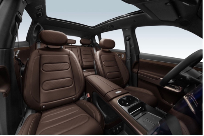 实现近 90% 的超大面积内饰软包