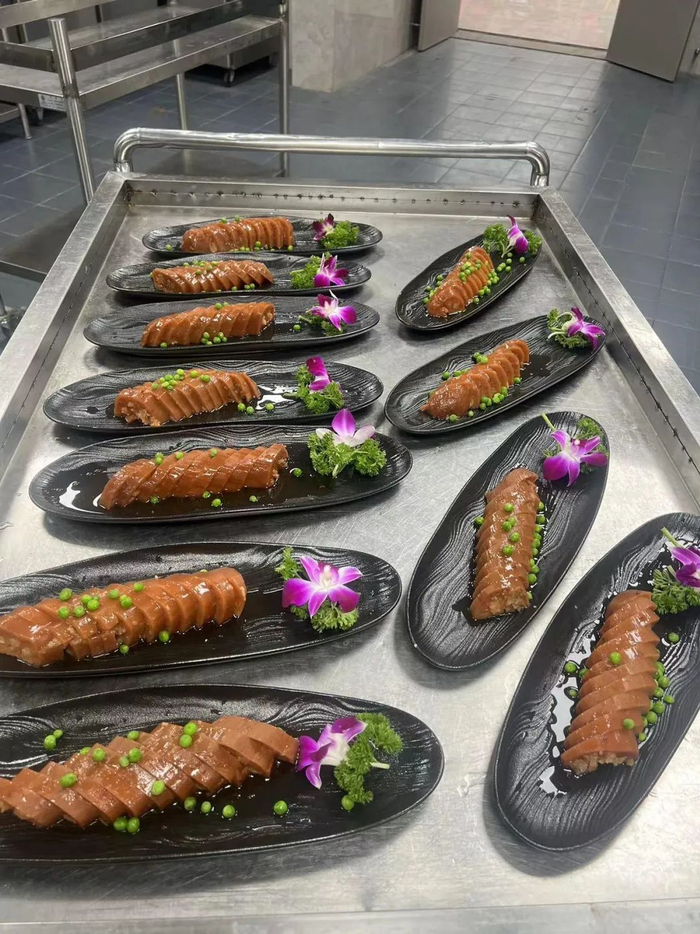 乡厨制作的年夜饭 受访者提供