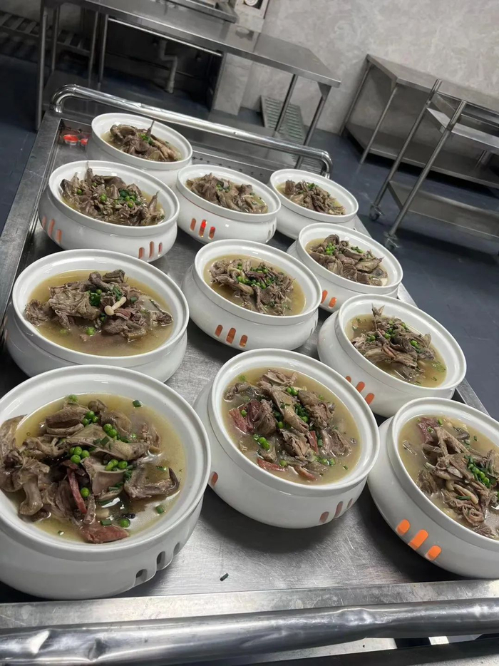 乡厨制作的年夜饭 受访者提供