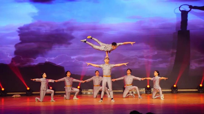 △ 临泉杂技表演。（资料图）徐丹丹/摄