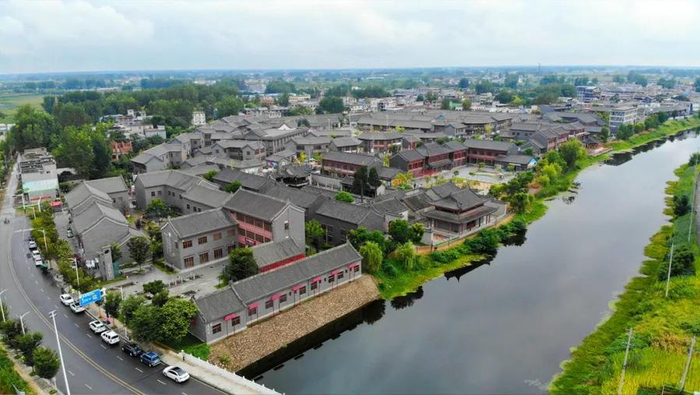 △ 临泉长官杂技小镇。（资料图）徐丹丹/摄