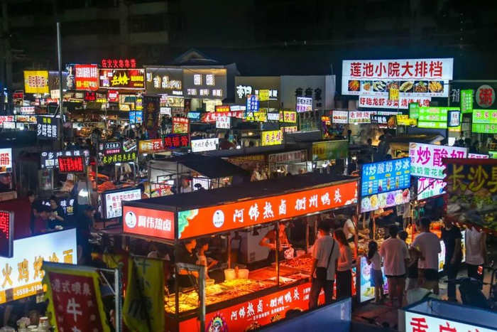 △ 二里井夜市。（资料图）庞诚/摄