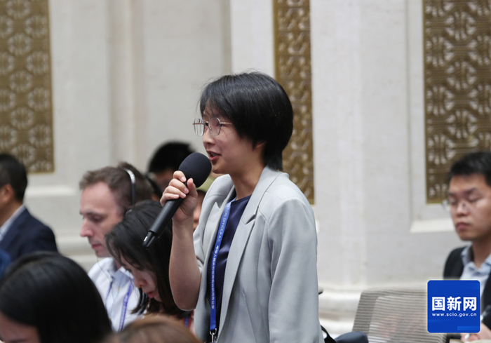 CNBC记者提问（赵一帆 摄）