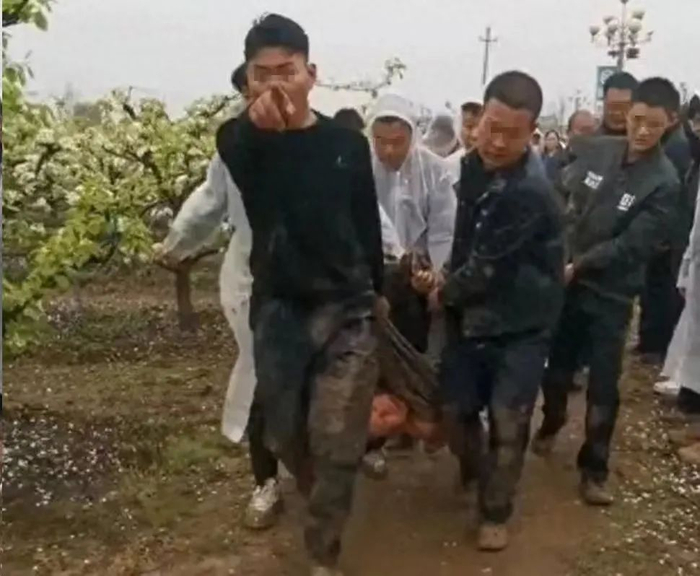 视频截图：拆除现场。