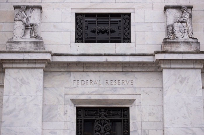 ▲美联储继续维持高利率使得美债价格处于较低区间，是中国近期增持美债最直接的原因。图为美联储大楼。