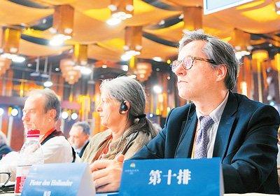 与会嘉宾正在倾听2024北京文化论坛的研讨。新华社记者 鞠焕宗摄