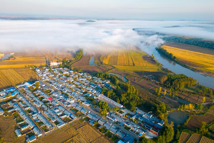 这是9月26日拍摄的上官地村村景（无人机照片）。新华社记者 张涛 摄