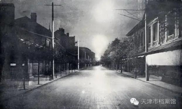 1925年的维多利亚路（今营口道至开封道之间的解放北路）街景。津云新闻供图