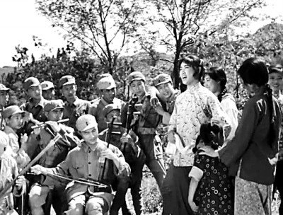     1963年由上海电影制片厂出品的电影《红日》剧照