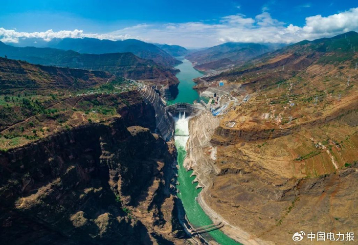 ▲白鹤滩水电站 谢雷 摄