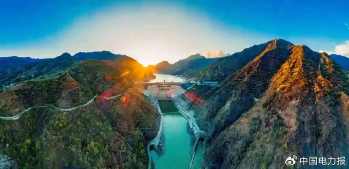 ▲雅砻江开发的起点——二滩水电站